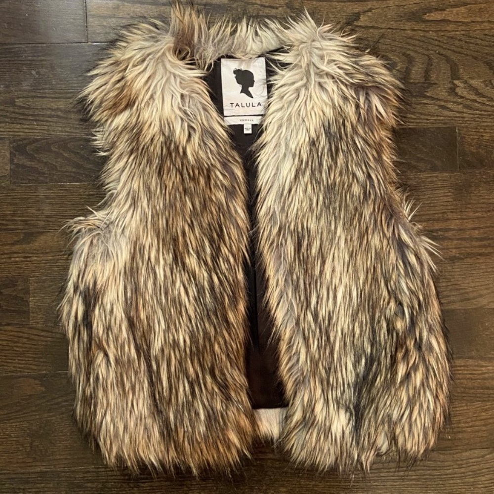 Talula for Aritzia Vegan Fur Vest Brown/Cream Tones
Size XS